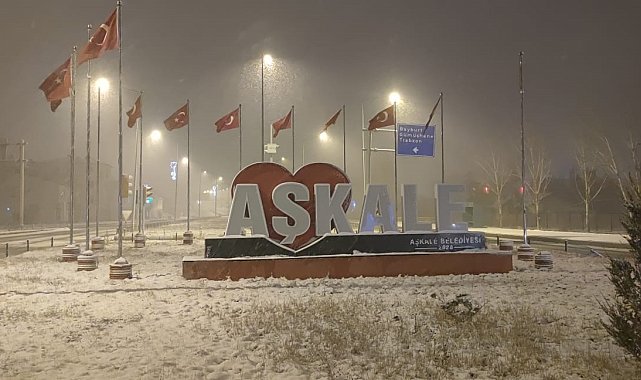 Aşkale'de bir günde dört mevsim yaşandı