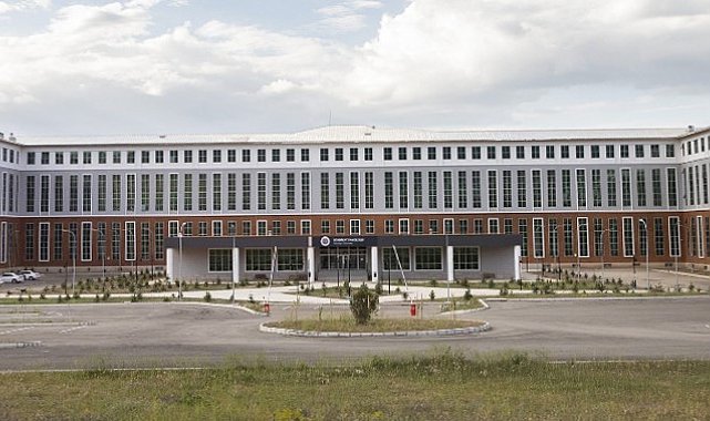 Atatürk Üniversitesi Edebiyat Fakültesi'nde 10 program akredite edildi