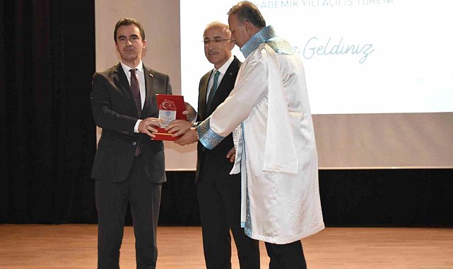 BEÜ'de akademik yılı açılış töreni düzenlendi