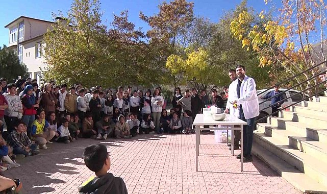Bilim Merkezi Arıcak'ta öğrencilerle deneyler gerçekleştirdi