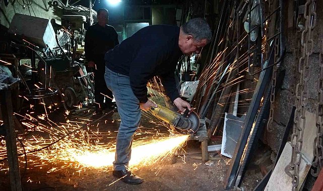 Bir nesilden diğerine aktarılamayan demircilik mesleği yok oluyor