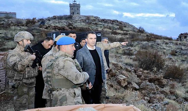 Bitlis Valisi Karakaya askeri üs bölgesini ziyaret etti