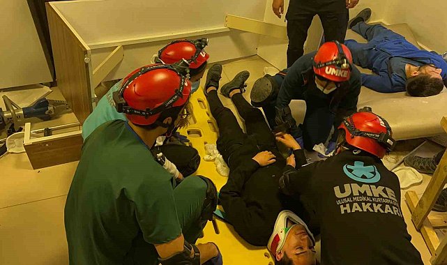 Çukurca'da deprem, yangın ve tahliye tatbikatı düzenlendi