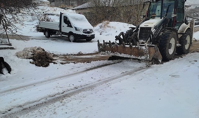 Doğanşehir'de karla mücadele çalışmaları devam ediyor