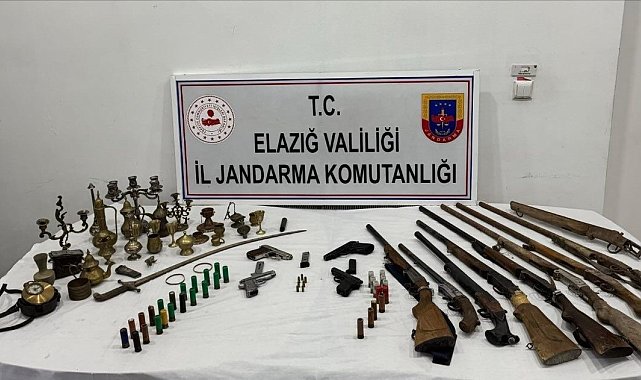 Elazığ'da 12 adet ruhsatsız silah ve 30 adet tarihi obje ele geçirildi: 2 gözaltı