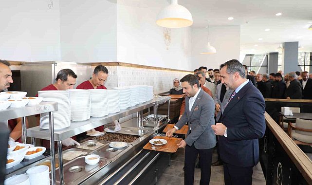 Elazığ'da 4 çeşit yemeğin 50 lira olduğu Şehir Lokantası açıldı