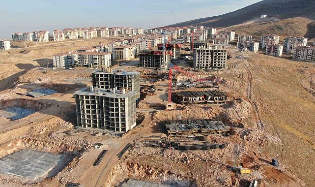 Elazığ'da 608 konutun yapımı hızla devam ediyor