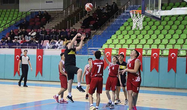 Elazığ'da basketbol U18 yerel lig mücadelesi başladı
