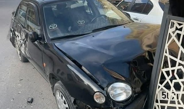 Elazığ'da kamyon ile otomobil çarpıştı