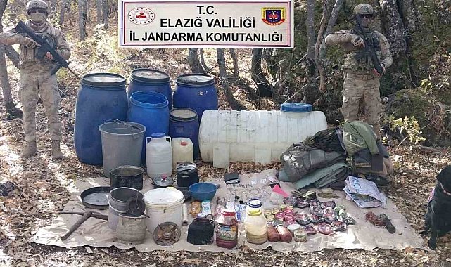 Elazığ'da teröristlere ait 2 sığınak imha edildi
