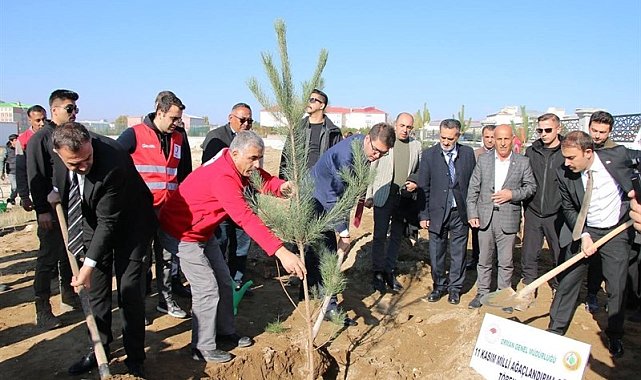 Erciş'te fidan dikme etkinliği