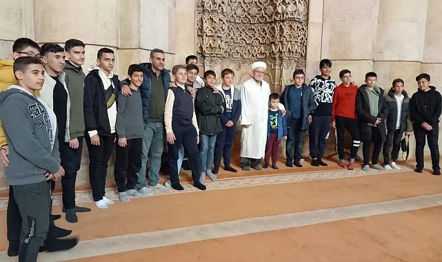 Erzincanlı öğrenciler Divriği Ulu Cami ve Şifahanesini gezdiler