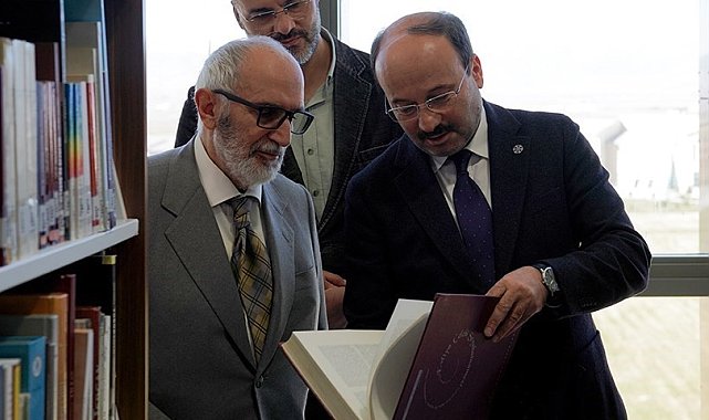 ETÜ Kütüphanesi, Prof. Dr. Turgut Karabey&#039;in kitap bağışı ile akademik mirasını güçlendiriyor
