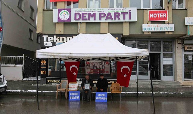 Evlat nöbetindeki baba: "Yahudilere askerlik yapmayın"