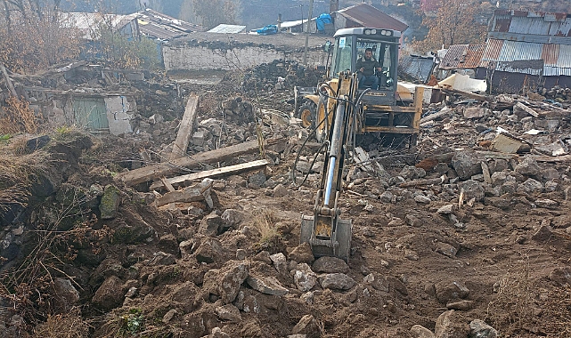 Fevzi Çakmak Mahallesindeki metruk yapılar yıkılıyor