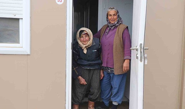 İHA'nın haberi ses getirdi: Çalışma azmiyle Türkiye'ye örnek olan Dilber nine çok arzuladığı konteynere kavuştu