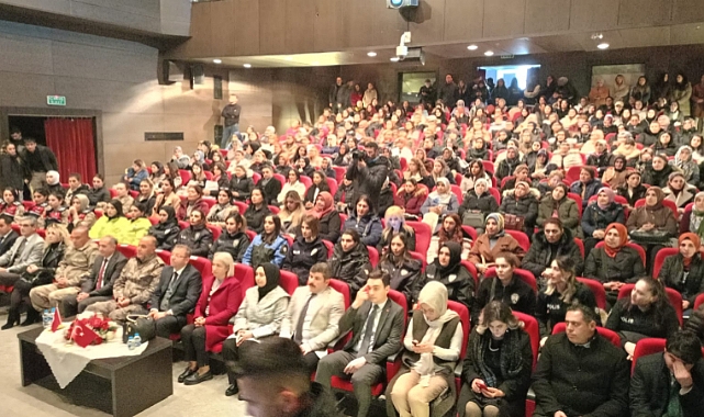 Kars'ta annelere "En iyi narkotik polisi anne" eğitimi verildi