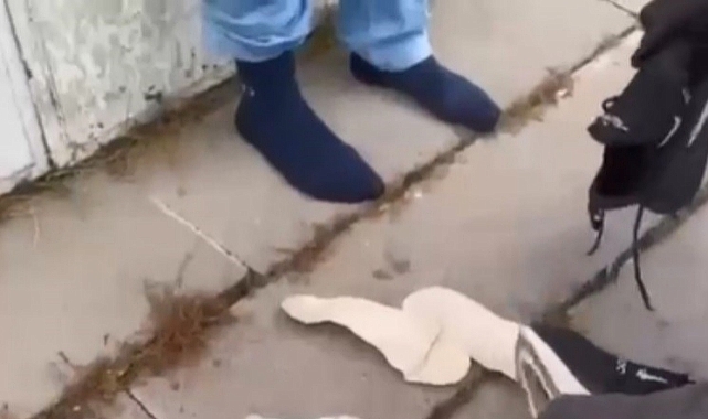 Kars'ta İranlı kuryeyi ayağındaki büyük ayakkabılar ele verdi
