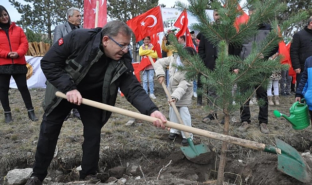 Kars'ta 11 bin 500 fidan toprakla buluştu