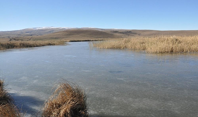 Kars'ta soğuktan Lavaş Gölü dondu
