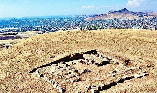 Kevenli Kalesi'nde Urartular'a ait 42 dev küp ilk kez gün yüzüne çıkarıldı