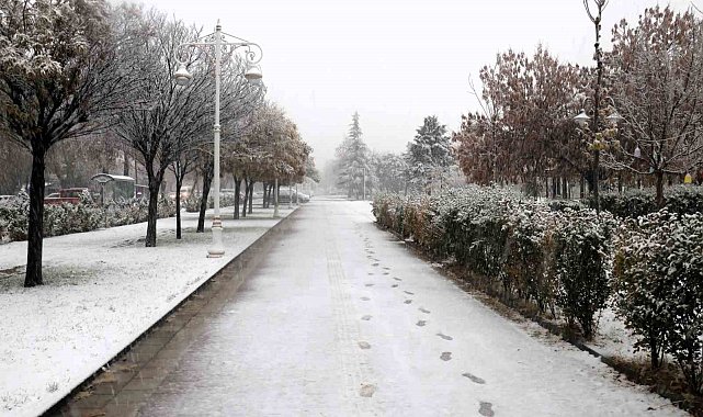 Malatya'da kar yağışı etkili oluyor