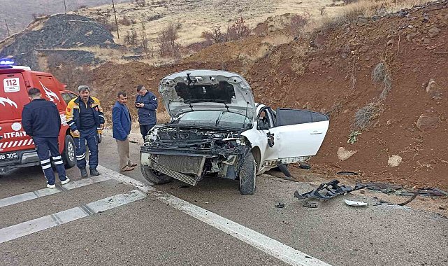 Malatya'da kontrolden çıkan araç devrildi: 6 yaralı