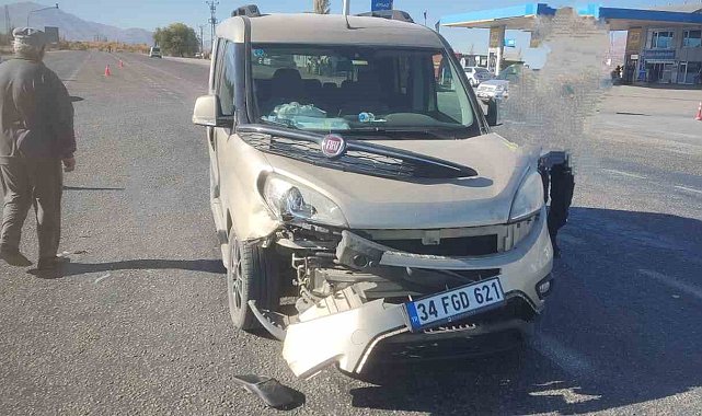 Malatya'da tır ile hafif ticari araç çarpıştı: 1 yaralı