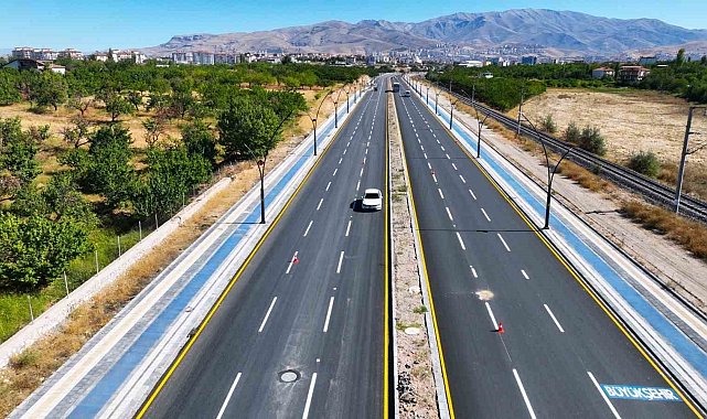Malatya'da, trafik güvenliği için 920 bin metre yol çizgi çalışması yapıldı