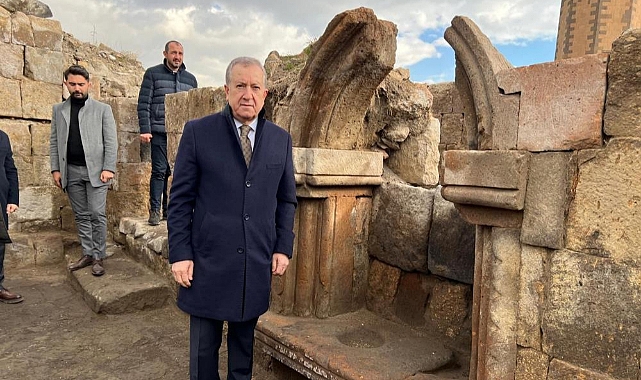 MHP Genel Başkan Yardımcısı Durmaz, Ani Ören Yerini ziyaret etti