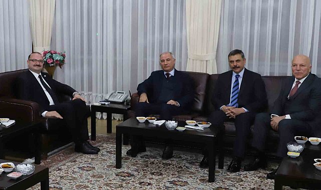 Önceki dönem içişleri bakanı Âlâ'dan Rektör Hacımüftüoğlu'na ziyaret