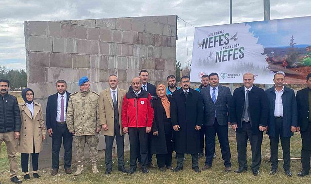 Patnos'ta fidanlar toprakla buluştu