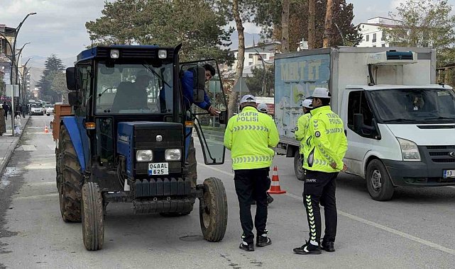 Tatvan'da kış lastiği denetimi yapıldı