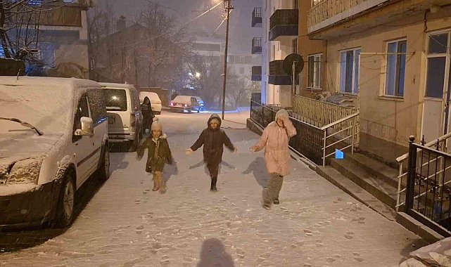 Tunceli'de eğitime kar engeli