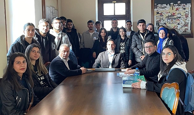 Uluslararası Harakani Kültür Vakfı’nın yaklaşık elli öğrenciye burs desteği sağlaması büyük takdir topladı