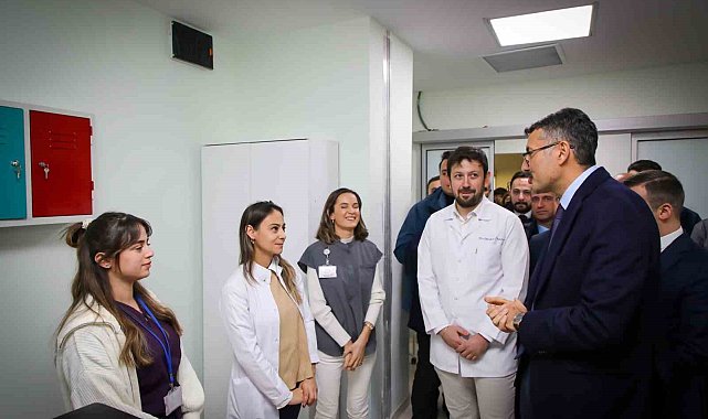 Vali Çelik, Çukurca Devlet Hastanesi'ni ziyaret etti