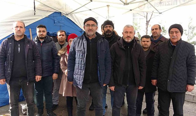 Van'da işten çıkarılanlar soğuk havada eylem yapıyor