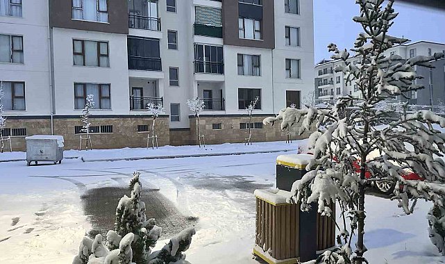 Yoğun kar nedeniyle Elazığ'da eğitime ara verildi
