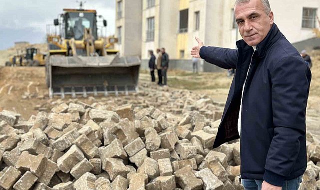 Yüksekova'daki TOKİ yolu onarılmaya başlandı