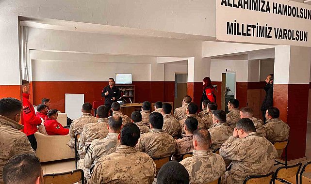 AFAD'dan jandarma personeline çığda arama kurtarma eğitimi