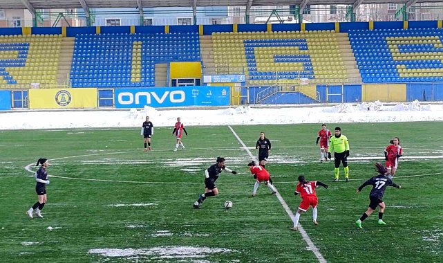 Ağrı Aile ve Sosyal Politikalar Gençlik ve Spor, Kayseri Kılıçaslan Yıldızspor'u 1-0 mağlup etti