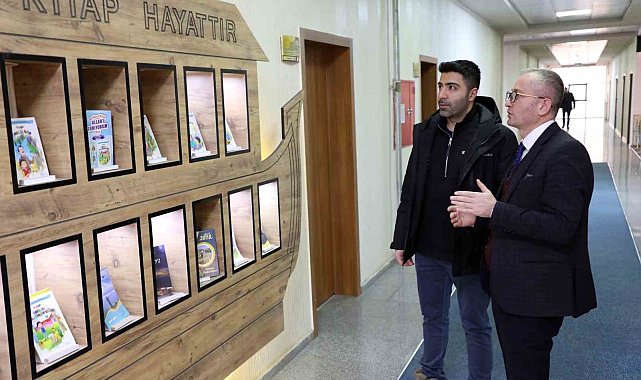Ağrı Milli Eğitim Müdürü Kökrek, başarılı doktoru makamında ağırladı