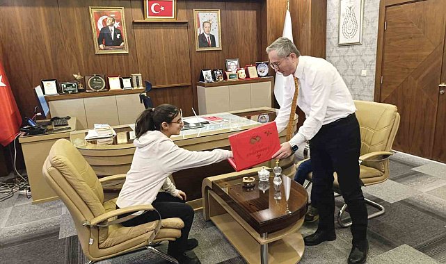 Ağrı Milli Eğitim Müdürü Kökrek, Eylül Irmak Aydın'ın gönüllü velisi oldu