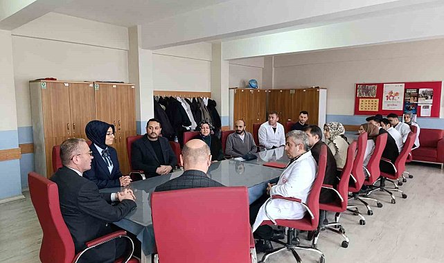 Ağrı Milli Eğitim Müdürü Kökrek'ten PISA kapsamındaki okullara ziyaret