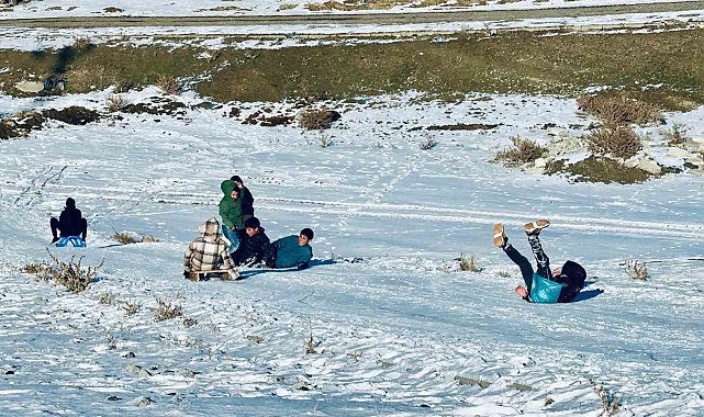Ağrı'da karın tadını çocuklar çıkardı