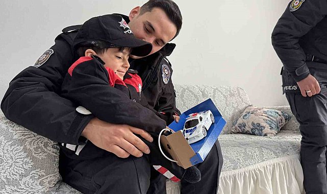 Ağrı'da yürüme engelli minik Asaf'ın polis olma hayali gerçek oldu