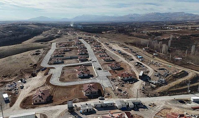 Akçadağ'da 2 bin 804 köy evi için çalışmalar sürüyor
