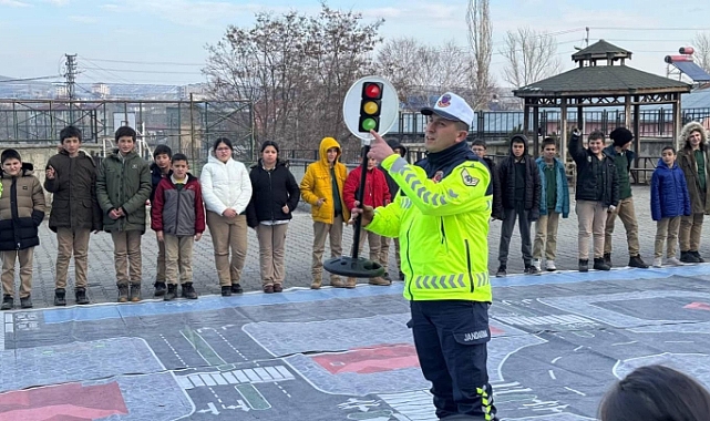 Akyaka’da 530 öğrenciye trafik eğitimi verildi
