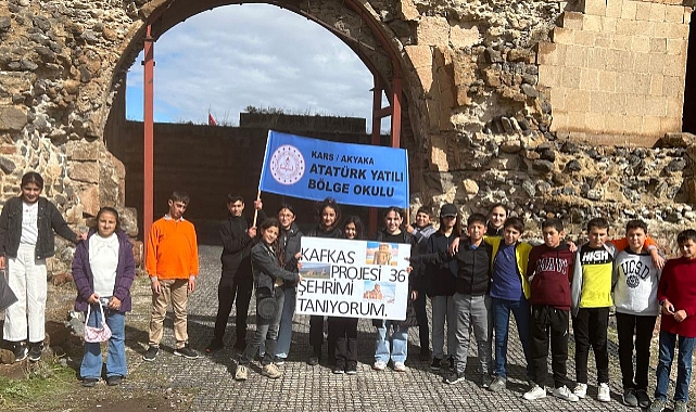 Akyakalı öğrenciler Kars'ı gezdi