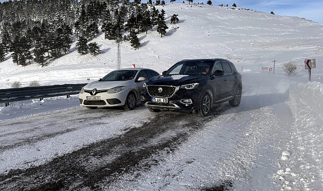 Ardahan'da kar ve yoğun tipi ulaşımı aksatıyor